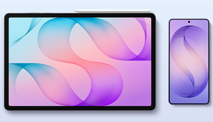 Das Samsung Galaxy Tab S12+ mit S Pen neben einem Galaxy Smartphone. Die Geräte zeigen das nahtlose Zusammenspiel im Galaxy Ecosystem.