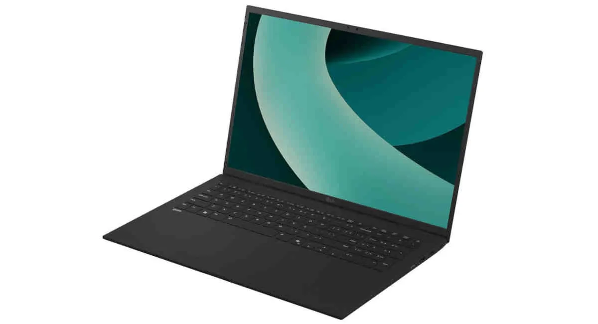 Der Laptop LG gram 17 (2025) steht aufgeklappt vor weißem Hintergrund.