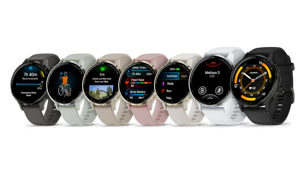Sieben Smartwatches in verschiedenen Farben mit unterschiedlichen Bildschirmanzeigen vor einem weißen Hintergrund.