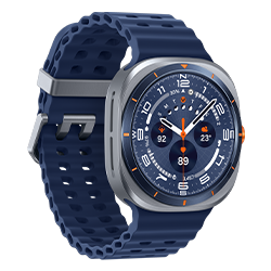 Blaue Smartwatch mit Ziffernblatt, auf dem die Uhrzeit, das Datum und zwei weitere Daten angezeigt werden. Die Uhr ist auf weißem Hintergrund.