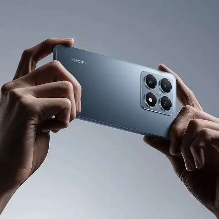 Das XIAOMI 14T 256 GB Titan Black verfügt über eine leistungsstarke Triple-Kamera.
