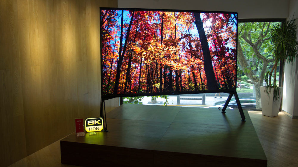8K Fernseher in Geschäft
