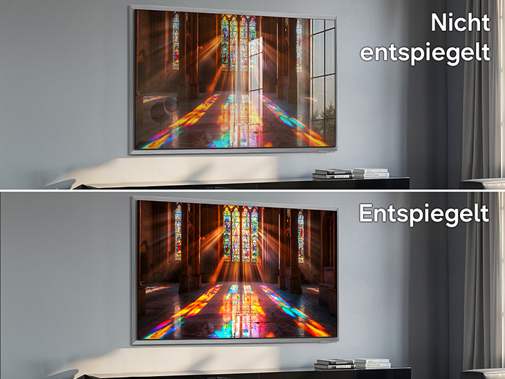 Vergleich zweier TV-Bilder: oben mit Spiegelungen, unten entspiegelt für klarere Darstellung bei hellem Raumlicht.