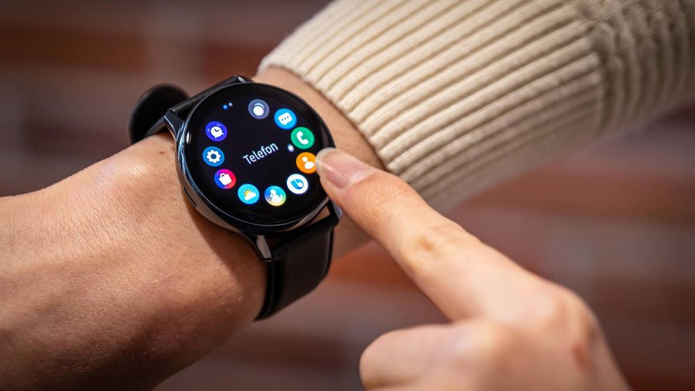 Samsung Galaxy Watch Active 2 am Handgelenk