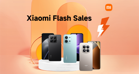 Xiaomi Werbebanner mit mehreren Xiaomi‑Smartphones auf einem Podest vor orangefarbenem Hintergrund. Darüber steht „Xiaomi Flash Sales – 20. bis 30. März“, daneben ein Preis-Hinweis „ab 99 €“ und ein Blitzsymbol, das auf zeitlich begrenzte Angebote hinweist.