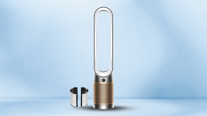 Na niebieskim tle znajuje się DYSON Purifier Cool PC2 De-NOx