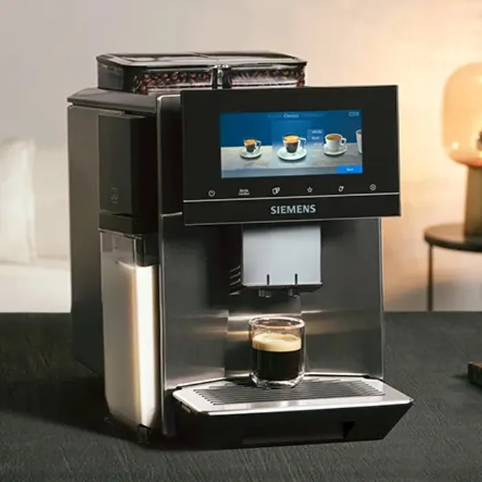 Ekspres EQ900 Plus stojący na blacie kuchennym