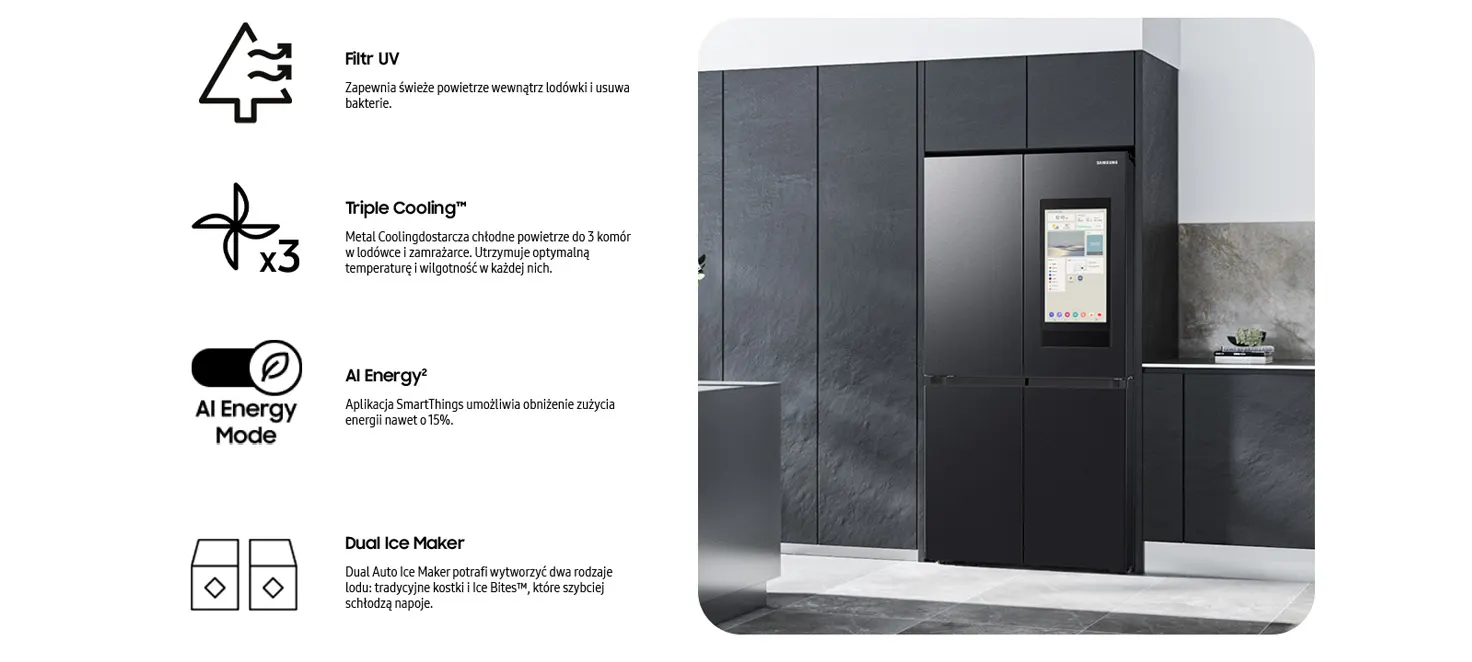 Czarna lodówka Samsung z ekranem dotykowym w ciemnej zabudowie kuchennej, obok ikony z opisem funkcji.