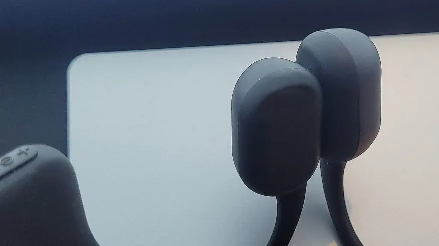 Strona wewnętrzna słuchawki kostnej z rankingu