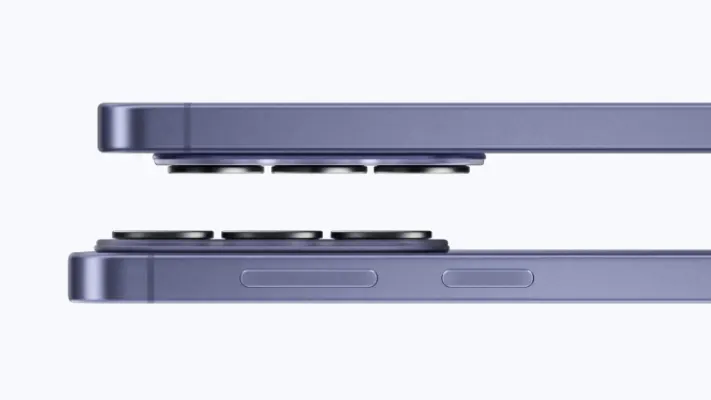 Grafika produktowa: dwa boczne ujęcia fioletowego smartfona Galaxy S26 z wystającymi obiektywami.