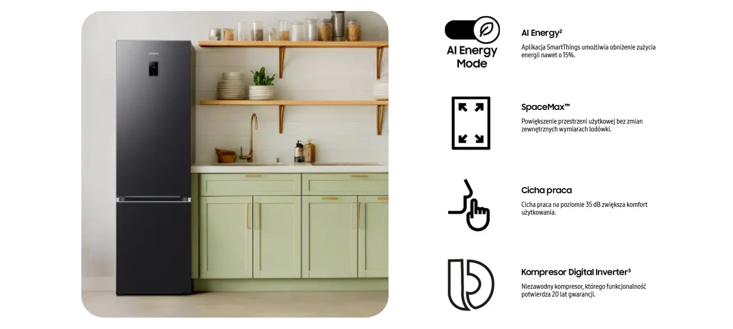 Lodówka Samsung stoi w kuchni z zielonymi szafkami i drewnianymi półkami. Na półkach są słoiki i roślina.