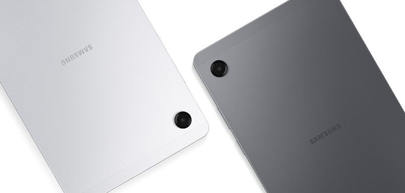 Dwa tablety Samsung Galaxy Tab a11, jeden w kolorze białym i drugi w szarym, ukazane od tyłu z widocznymi aparatami w lewym górnym rogu.