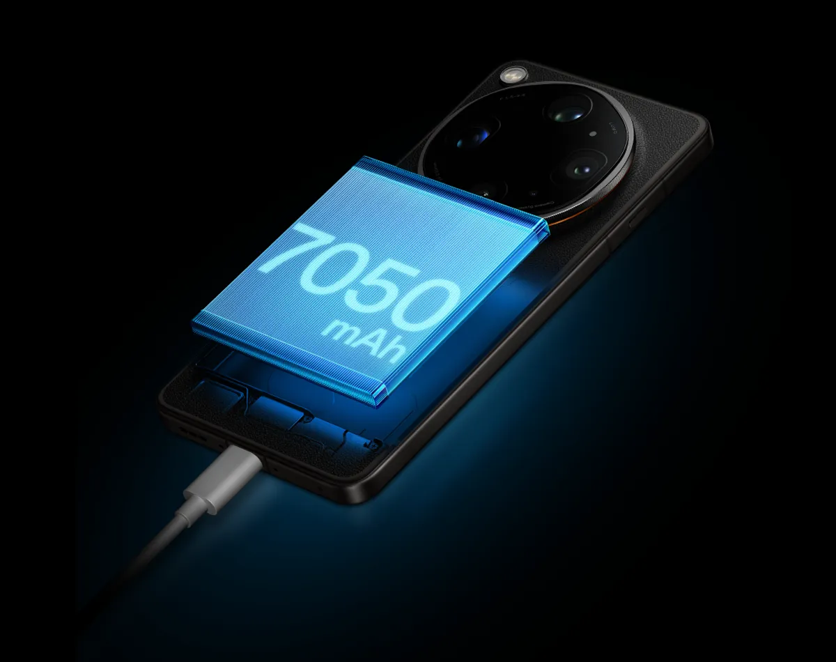 Ładujący się OPPO Find X9 Ultra tyłem z wizualizacją baterii o pojemności 7050 mAh 