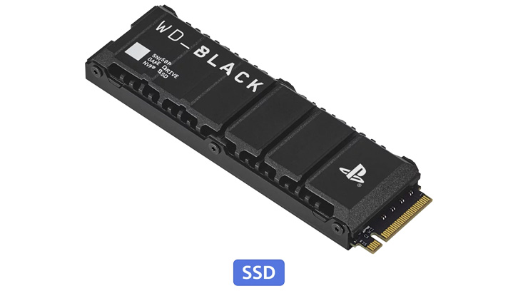 Czarny dysk SSD WD-BLACK z logiem PlayStation na białym tle.