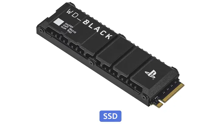 Czarny dysk SSD WD-BLACK z logiem PlayStation na białym tle.