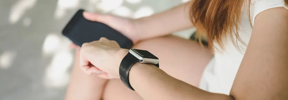 Jak ustawić godzinę w smartwatchu? Wyjaśniamy!
