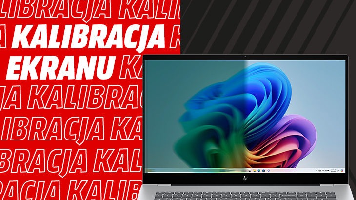 Tekst Kalibracja ekranu na czerwonym tle, laptop po prawej stronie.