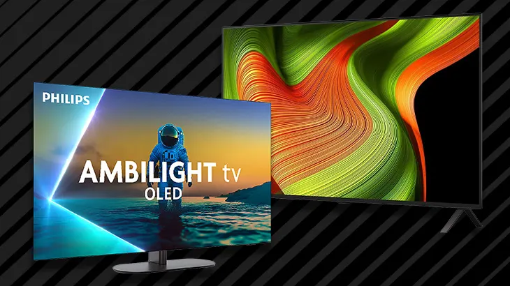 Dwa telewizory na czarnym w paski tle.