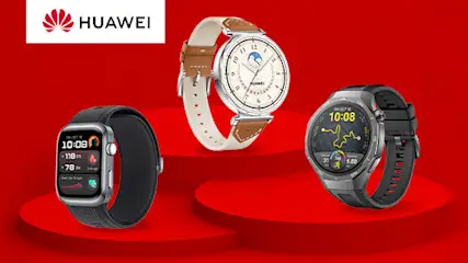 Na czerwonym tle trzy smartwatche różnych modeli i logo Huawei w lewym górnym rogu.