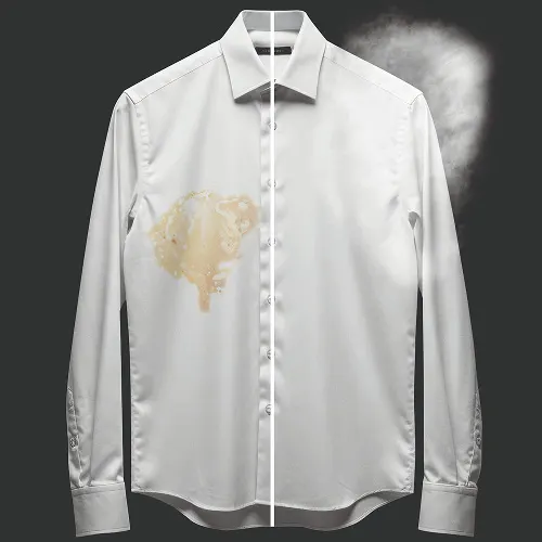 Biała koszula z plamami