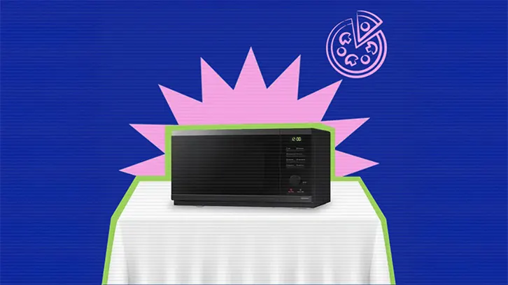 Mikrofalówka Samsung na granatowym tle