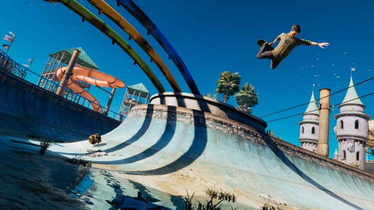 Postać z THPS wykonuje trick w powietrzu na nowej mapie Waterpark