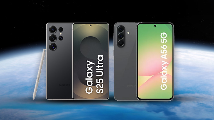 Dwa smartfony samsung galaxy na tle ziemi.