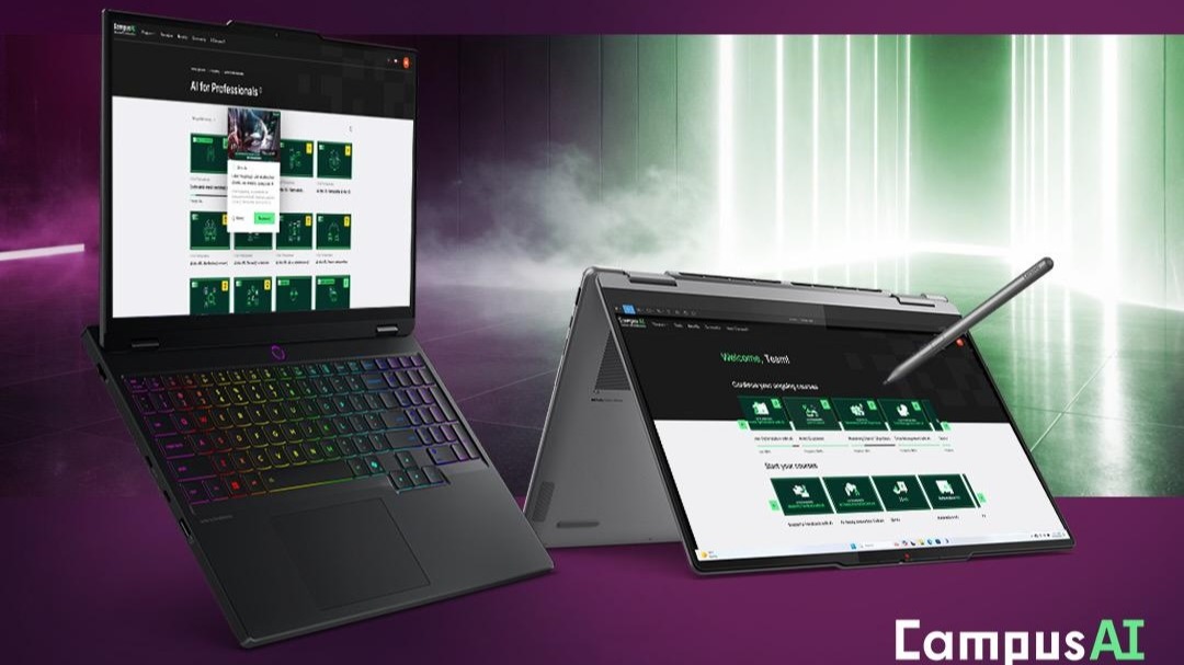 Dwa laptopy: jeden gamingowy z podświetlaną klawiaturą, drugi konwertowalny w trybie namiotu z rysikiem; na ekranach portal CampusAI; w prawym rogu logo.