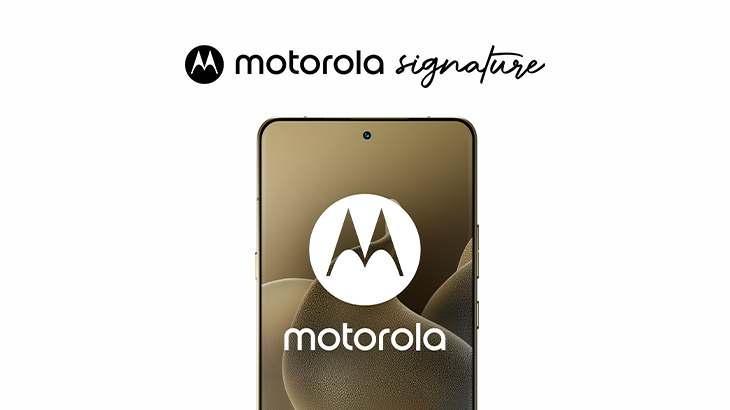 Oliwkowa motorola na białym tle, nad logo motoroli i napis motorola signature.