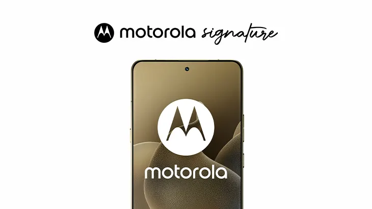 Oliwkowa motorola na białym tle, nad logo motoroli i napis motorola signature.