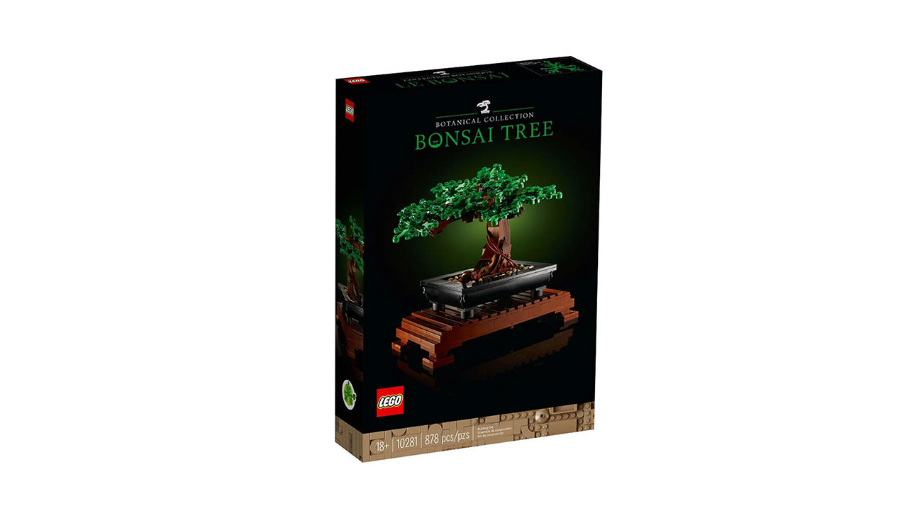 Pudełko modelu drzewka bonsai z klocków LEGO Creator w odcieniach zieleni i brązu, na białym tle.