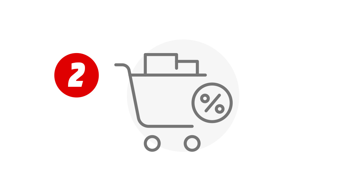 Na białym tle czerwone koło z liczbą 2, obok szary wózek na zakupy z procentem.