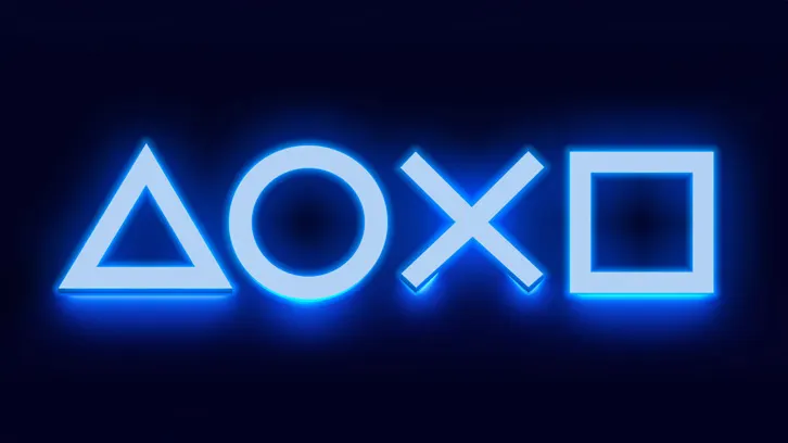 Na ciemnym tle widoczne są cztery niebieskie, świecące symbole: trójkąt, kółko, krzyżyk i kwadrat.