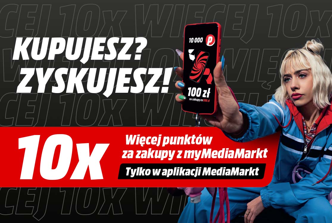 Reklama MediaMarkt z kobietą trzymającą telefon z aplikacją, oferująca 10x więcej punktów za zakupy.
