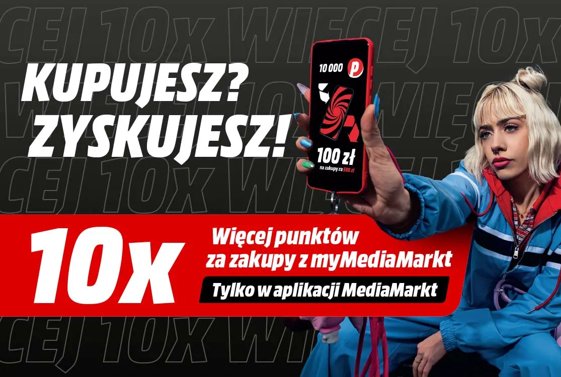 Reklama MediaMarkt z kobietą trzymającą telefon z aplikacją, oferująca 10x więcej punktów za zakupy.