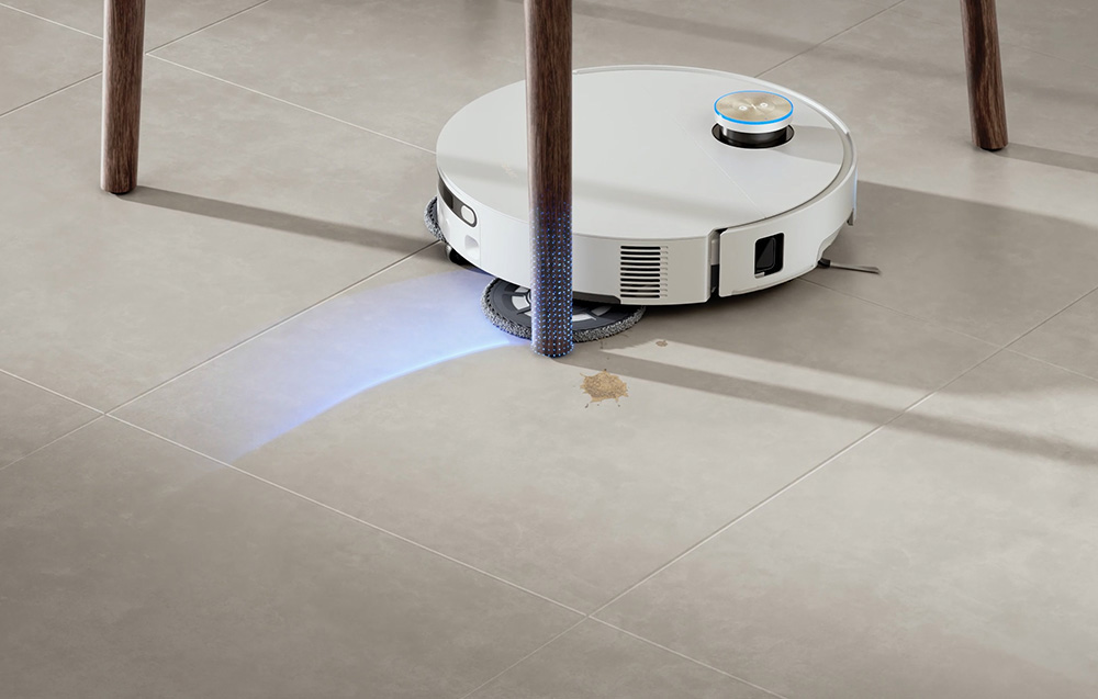 Na grafice sprzątający robot Dreame.