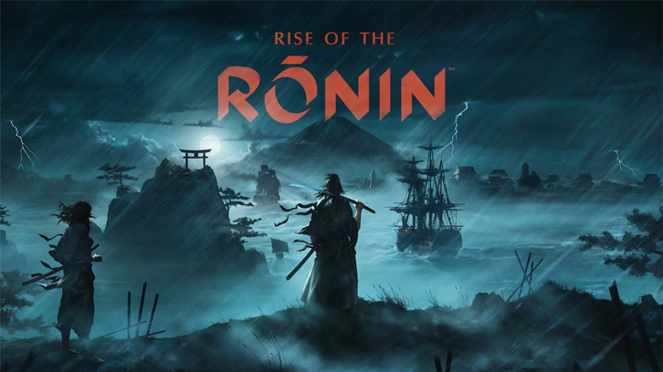 Na pierwszym planie sylwetki samurajów, w tle góry, brama torii i okręt na tle burzowego nieba z napisem "Rise of the Ronin".