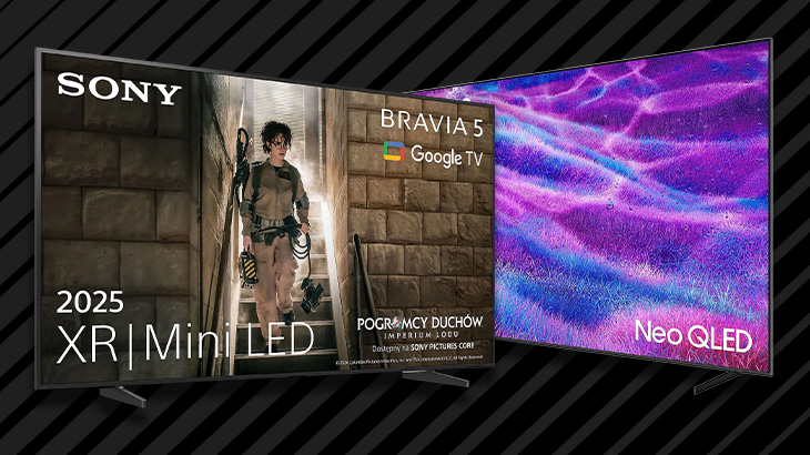 Dwa telewizory na czarnym w paski tle.