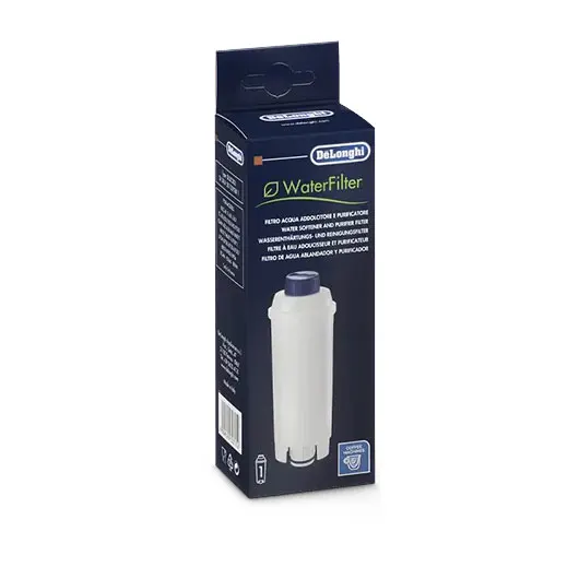Na zdjęciu znajduje się pudełko filtra do wody marki DeLonghi. Opakowanie jest ciemne, z białymi napisami i rysunkiem filtra.