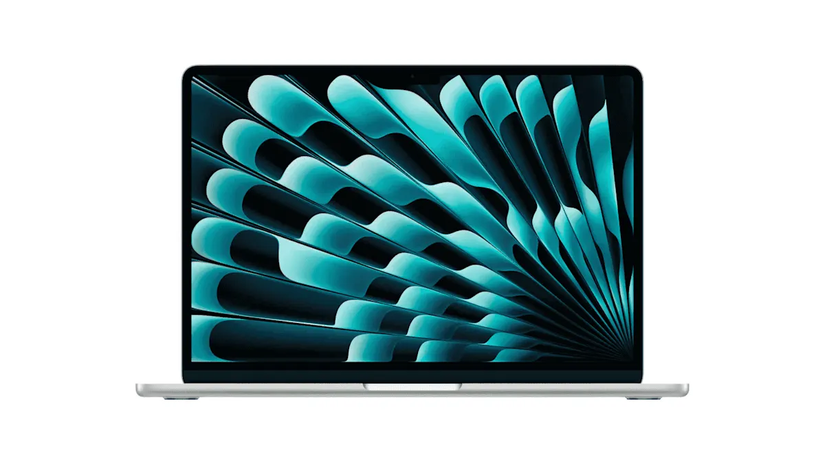 Ein geöffnetes MacBook Air mit einem blauen Muster aus wellenartigen Linien auf dem Bildschirm. 