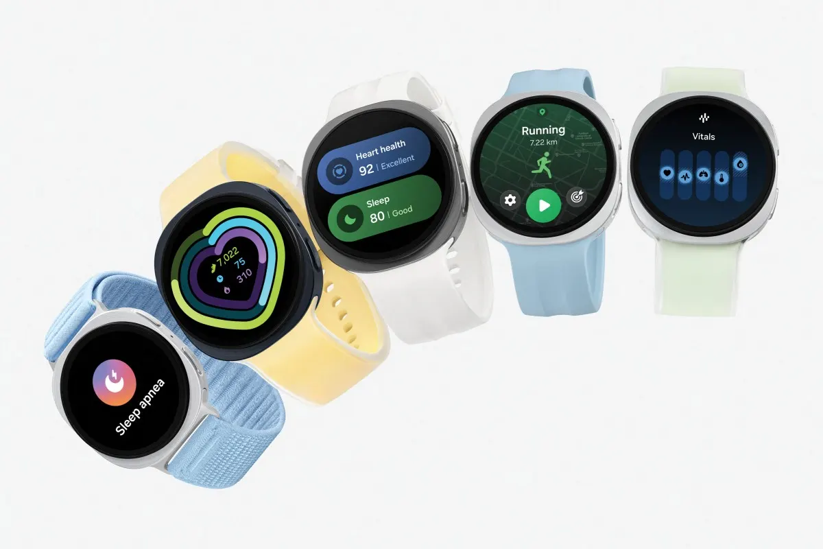 Cinque smartwatch Samsung Galaxy Watch9 con cinturini colorati mostrano diverse funzioni per salute e fitness come apnea notturna, salute del cuore e monitoraggio della corsa.