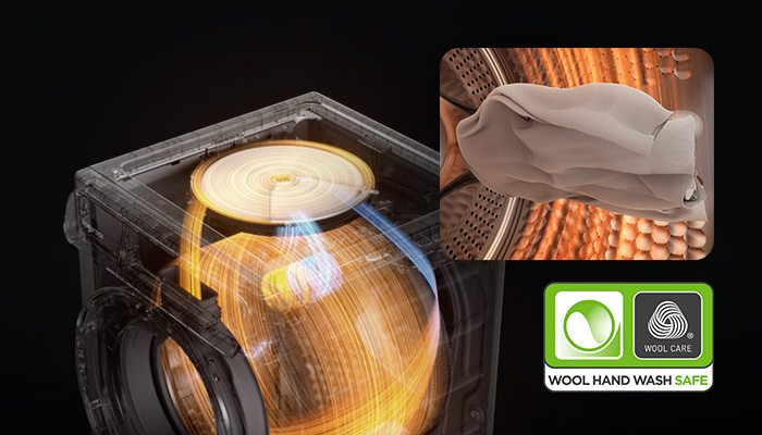 Waschmaschine mit Woolmark-Siegel. Trommel mit Wäsche und Wasser sichtbar. Symbol für Handwäsche und Wollpflege. Schwarzer Hintergrund.