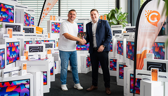 Arbeitsplatz mit Studio Displays