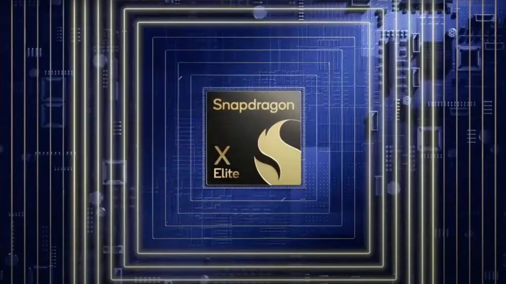 Nahaufnahme eines Snapdragon X Elite Chips auf blauem Hintergrund mit Schaltkreismuster und hellen Linien.