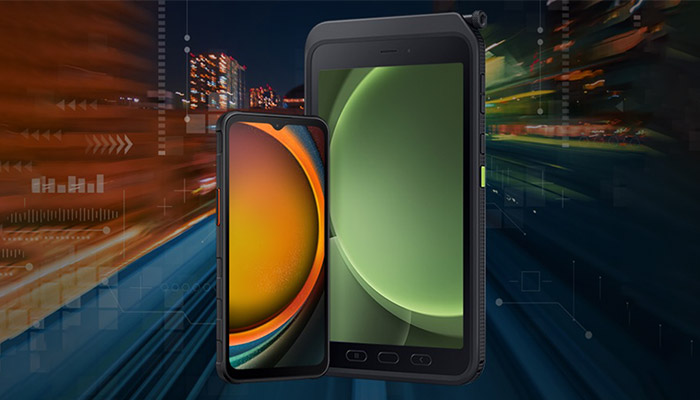 Ein Smartphone und ein Tablet aus der Samsung Rugged Serie stehen nebeneinander in Frontansicht.