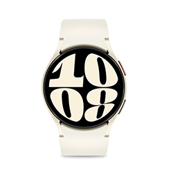 Weiße Smartwatch zeigt 10:08 auf einem schwarzen Zifferblatt mit weißer Schrift und einem weißen Armband.