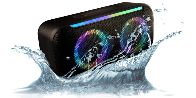 Das Gehäuse des Bluetooth Lautsprechers schützt das Gerät vor Strahlwasser, somit ist der Speaker ein super Begleiter für Ausflüge ins Schwimmbad oder an den See.