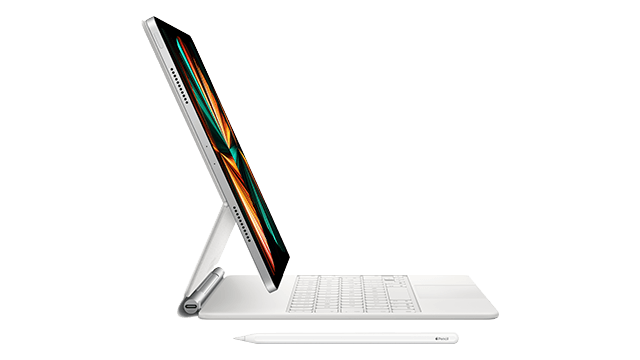 Seitenansicht des iPad Pro 12 mit Tastatur und Stift