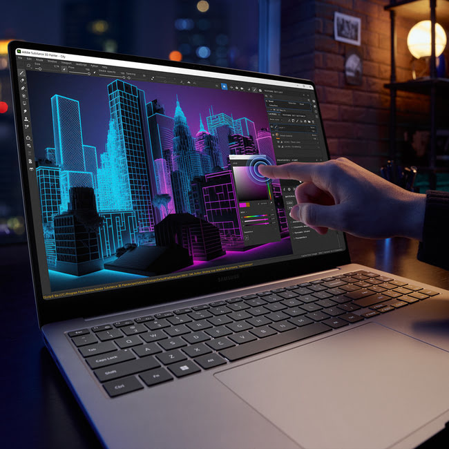 Ein Laptop zeigt eine Software mit einer neonfarbenen Stadtansicht. Ein Finger berührt den Farbauswahlbereich. Im Hintergrund ist eine Wand.