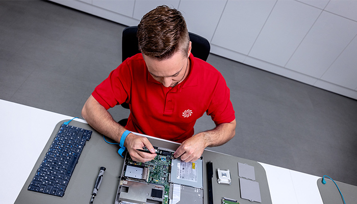Fachgerechte Smartphone-Reparatur durch MediaMarktSaturn Serviceexperten.